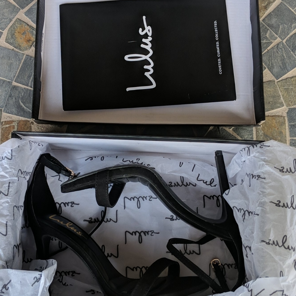 Lulus black heels